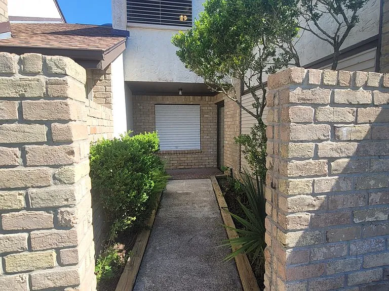 7523 Beaudelaire Cir — Photo 2