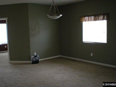 5th image of 639 Canary Cir