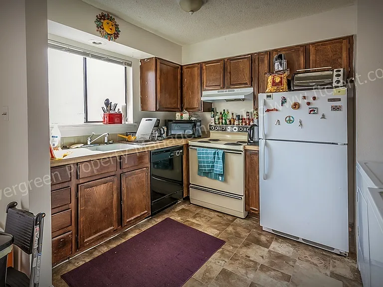 1636 E Pitkin St — Photo 2