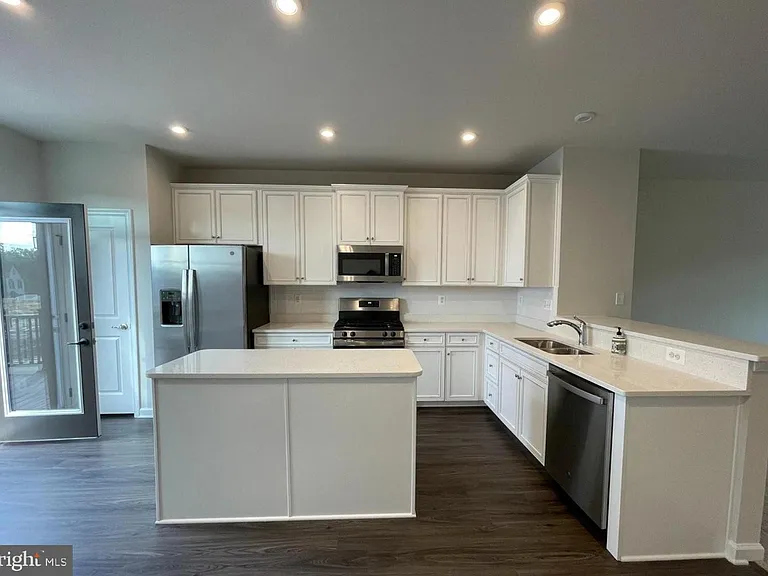 1113 Rampart Dr — Photo 6