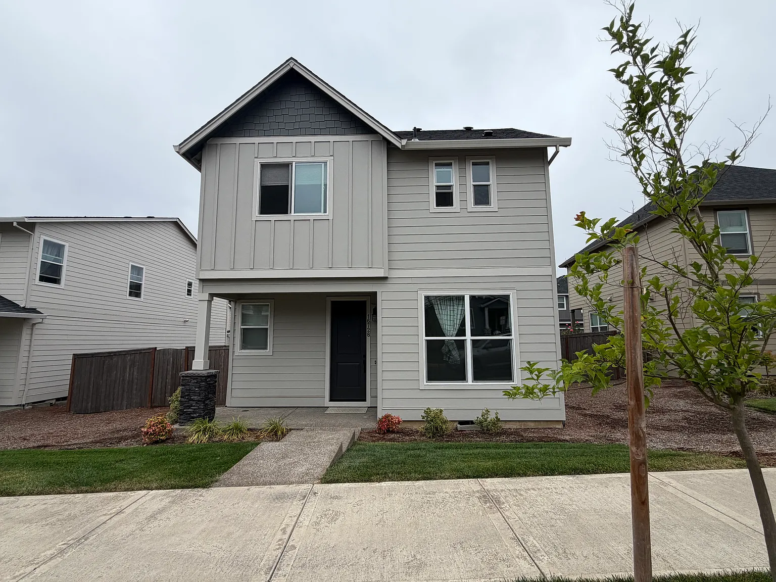 3 bed, 2.5 bath, 1678 sqft, $3,200 — Photo 1