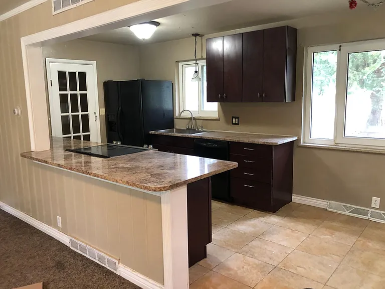 7990 Crest Dr — Photo 5