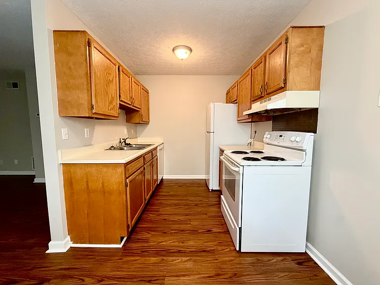 Scenic Valley Apartment Homes — Photo 4