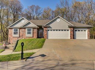129 Fox Haven Dr, Council Bluffs, IA 51503
