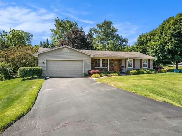 9478 E Harbor Hills Dr, Traverse City, MI 49684