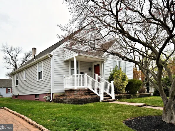 2736 Magnolia Ave, Glenside, PA 19038