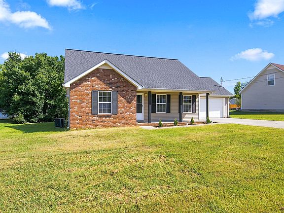 3rd image of 2223 Rosecran Cir