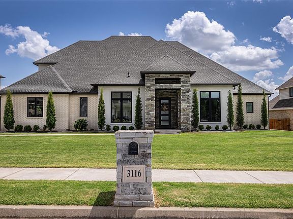 2nd image of 3116 Basanova Dr