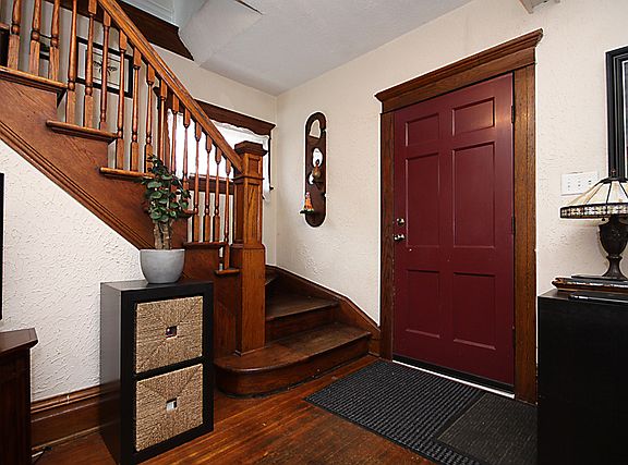 3rd image of 1028 W Galena Blvd