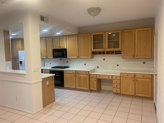5th image of 380 Hedge Row Ln Unit C
