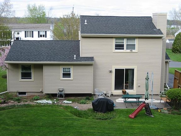 Backyard to Lake/Park view