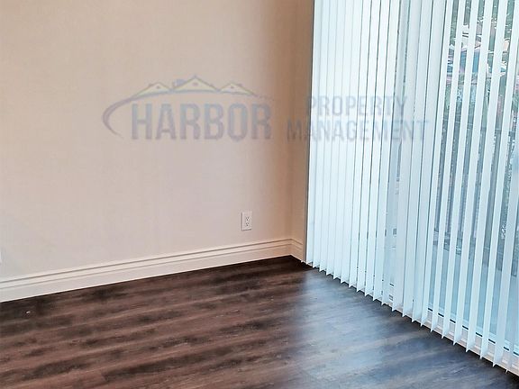 5th image of 529 W 16th St APT 1