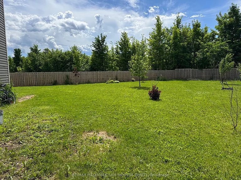24 Staples Blvd — Photo 24