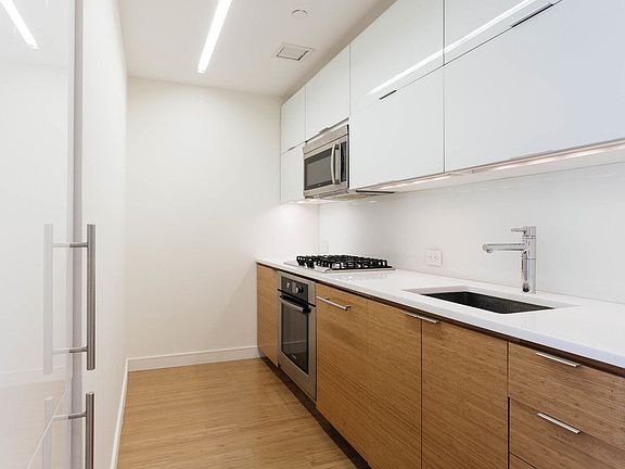 5th image of 303 E 33rd St APT 4K