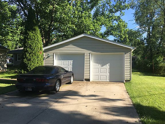2 Car Detached Garage