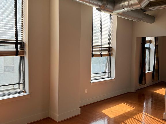 4th image of 2301 Champlain St NW
