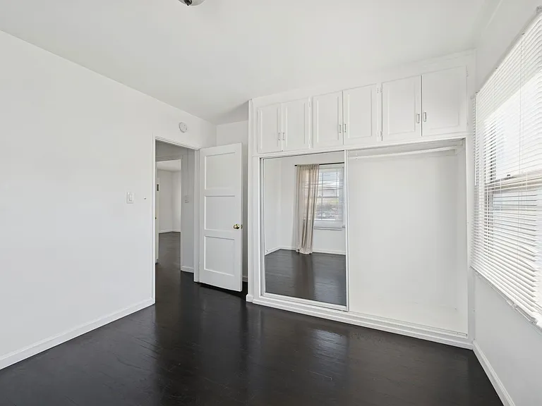 2032 Delaware Ave #2032A — Photo 12