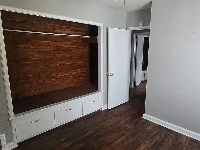 2951 & 2957 E Huron St — Photo 15