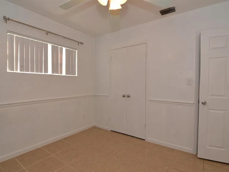 300 E Maine Ave — Photo 25