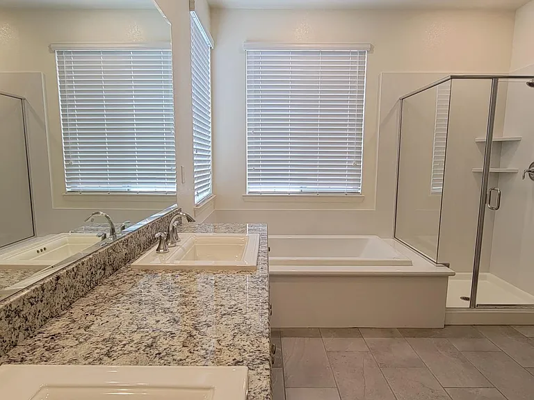 8013 Avanti Dr — Photo 41