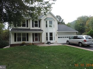 8103 Overlake Ct, Fairfax Station, VA 22039