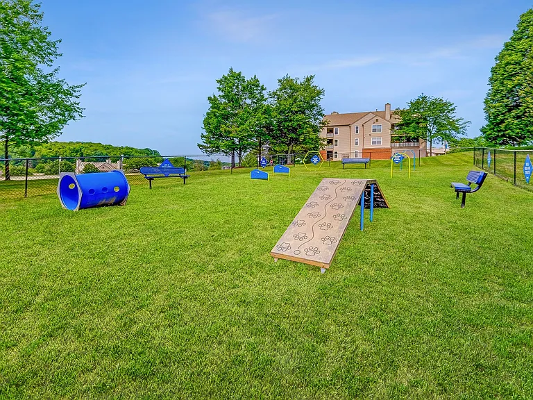 Club at North Hills Apartment Homes — Photo 12