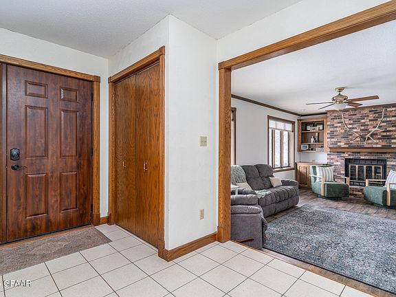 3rd image of 522 Maplewood Dr