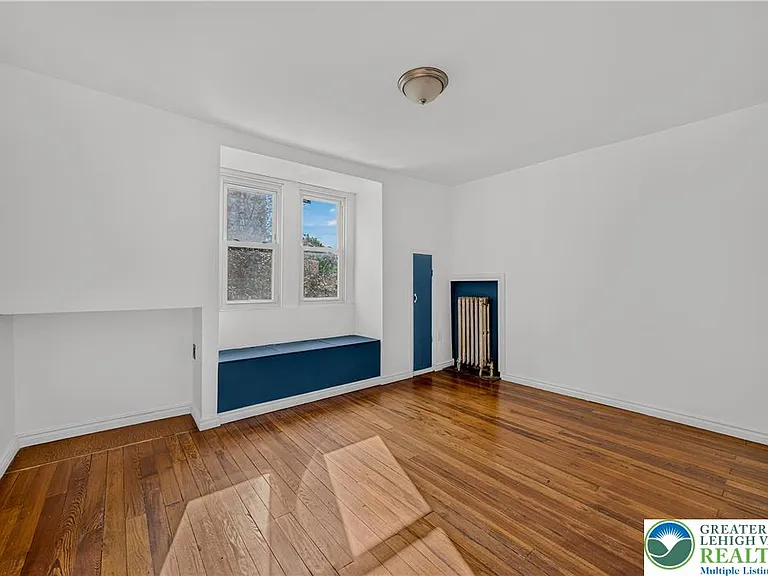 121 S 14th St — Photo 21