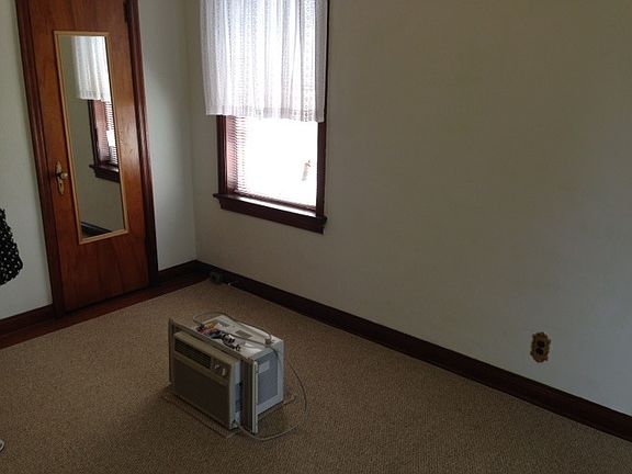 4th image of 4936-4938 Winona Ave