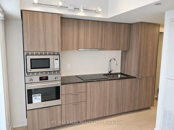 955 Bay St #328, Toronto, ON M5S 2A3