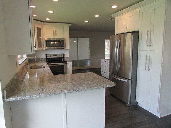 2nd image of 405 SE Gasparilla Ave