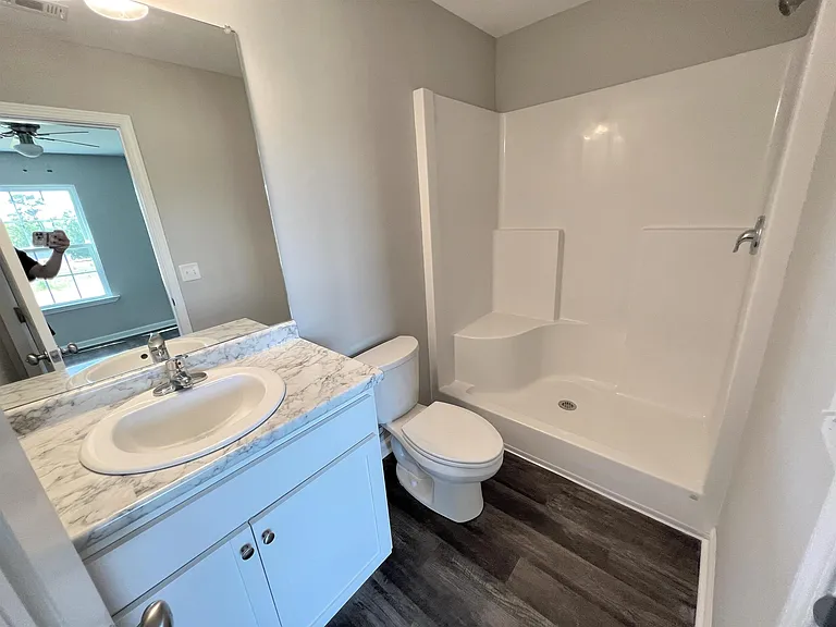 124 Callaway Cres — Photo 6