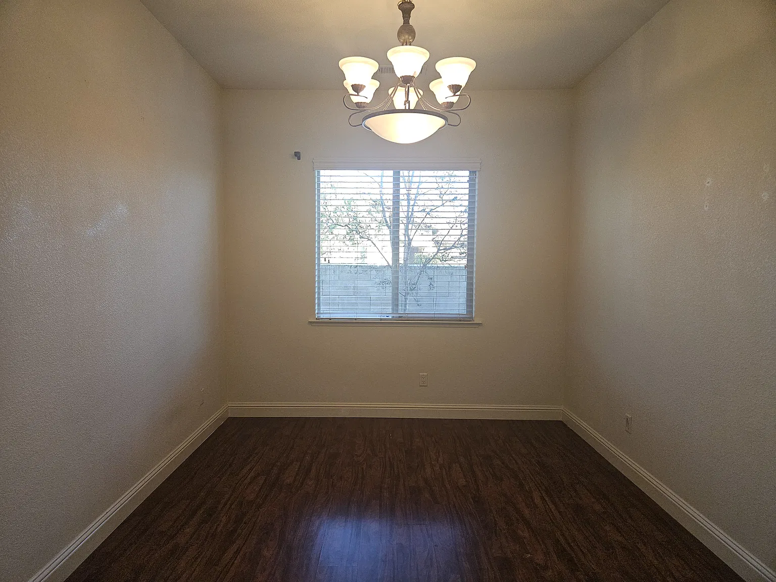 3 bed, 2.5 bath, 2029 sqft, $2,795 — Photo 4