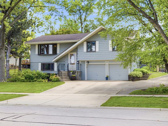 2nd image of 1033 Lowell Ln