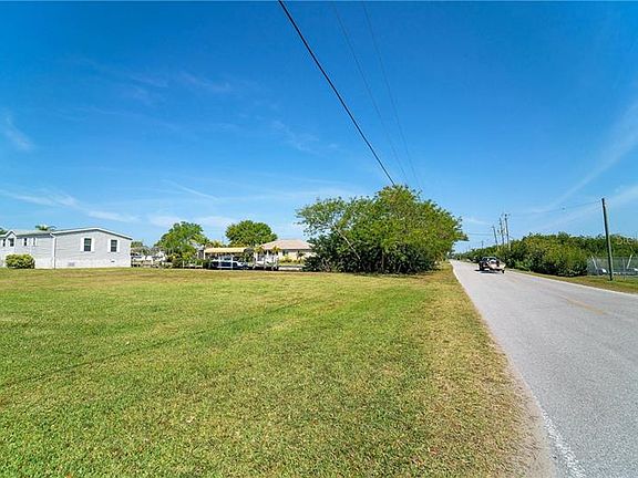 4th image of 700 El Dorado Dr