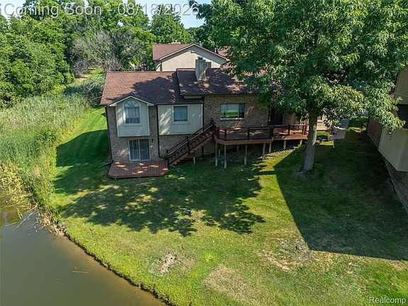 3rd image of 7521 Hickory Hill Dr