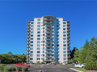 255 Keats Way #507, Waterloo, ON N2L6N6