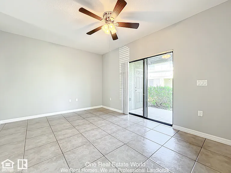 5361 Windsor Lake Cir — Photo 18