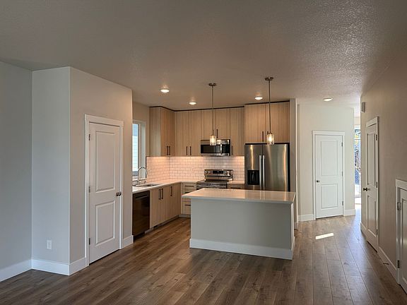 3rd image of 9622 NE 29th Ave