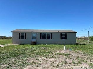 205 Harrison Rd, Beeville, TX 78102