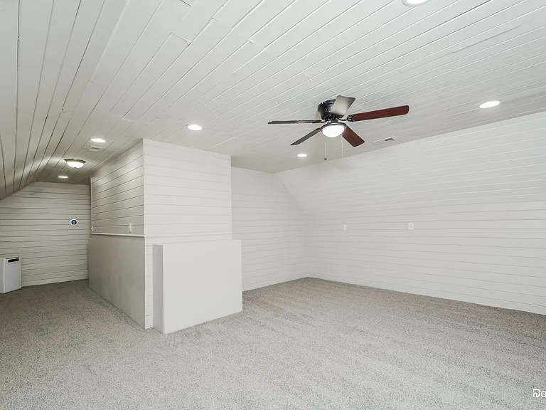 155 Taplow Trl — Photo 14