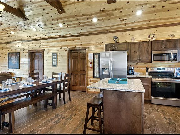 5th image of 2741 Green Mountain Way