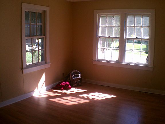 5th image of 400 Brierhill Dr