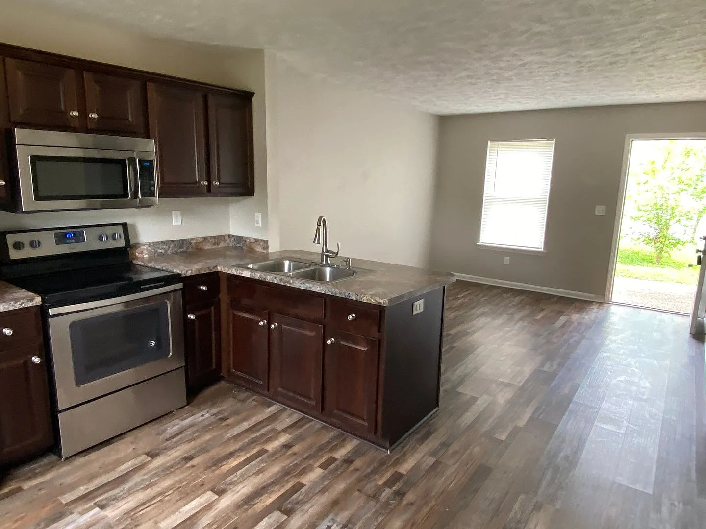 Fern Creek Home — Photo 2