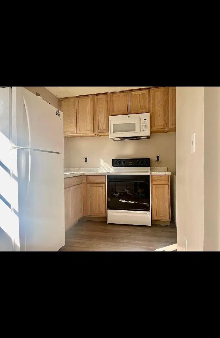 2 bed, 1.5 bath, 850 sqft, $1,025 — Photo 3