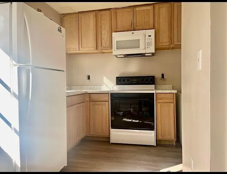221 Stork Way — Photo 3