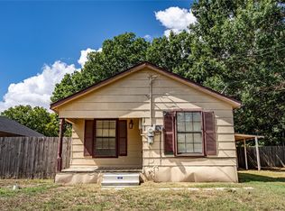 1311 S Clements St, Gainesville, TX 76240