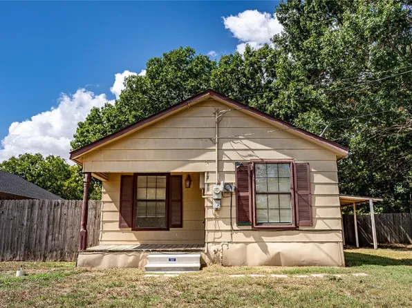 1311 S Clements St, Gainesville, TX 76240