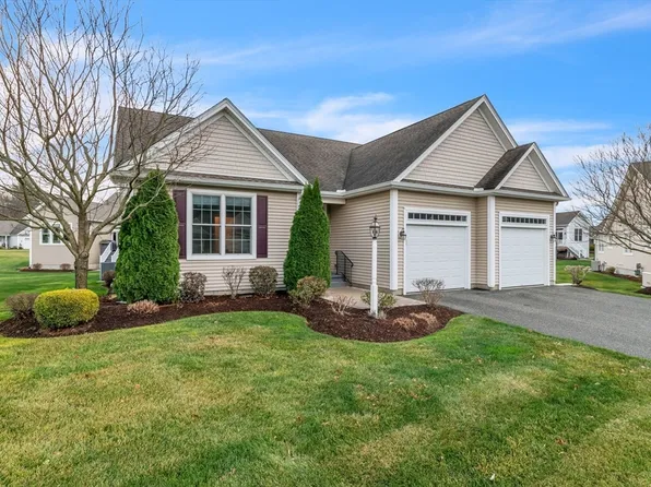 44 Bluegrass Dr Unit 44, East Longmeadow, MA 01028