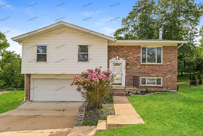 2767 Tiara Dr — Photo 1